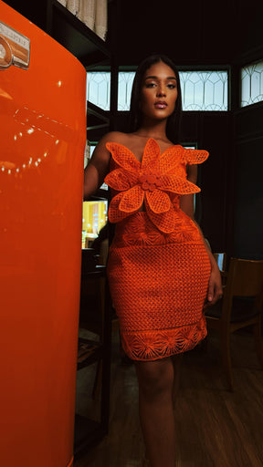 Vestido Flor em Relevo